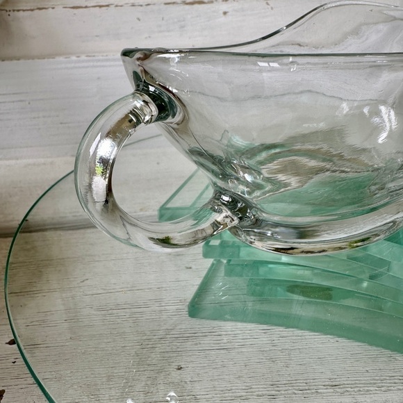 ANCHOR HOCKING, 10 OZ. CLEAR GLASS, GRAVY BOAT. IN EXCELLENT CONDITION. - Picture 3 of 7